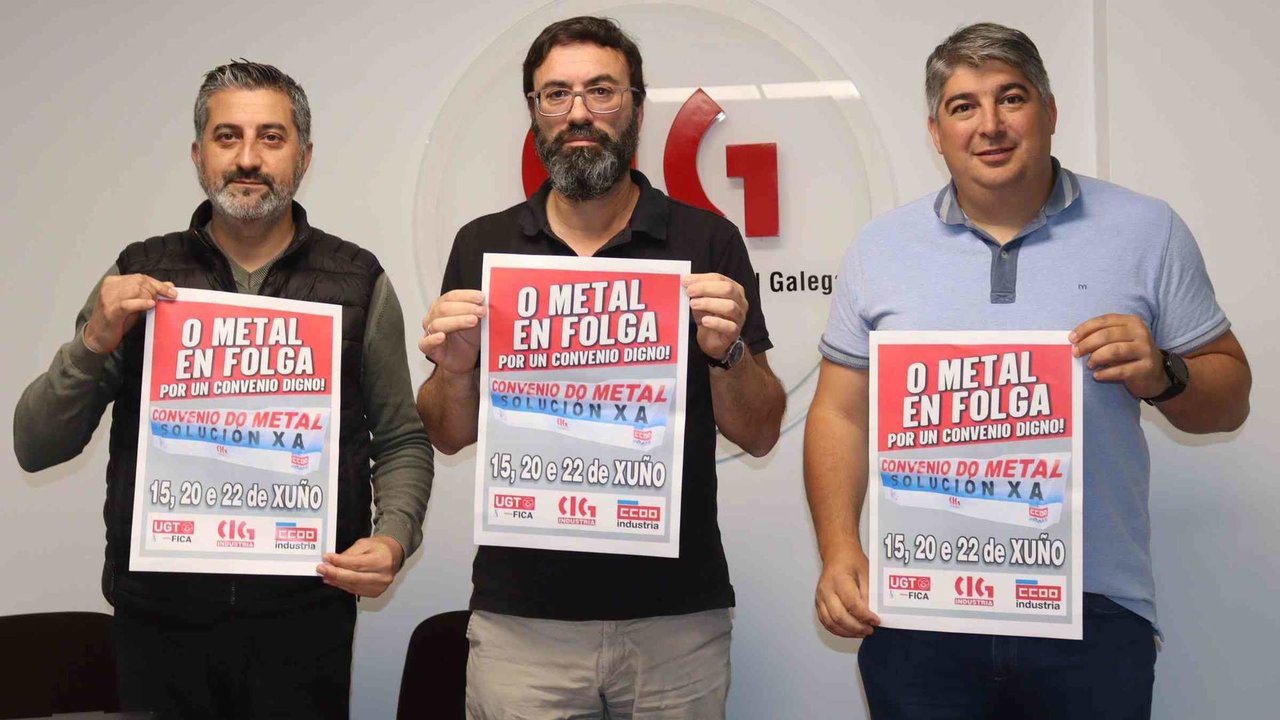 Celso Carnero, de CCOO, Xulio Fernández, da CIG, e Rubén Pérez, de UXT (Foto: Nós Diario).