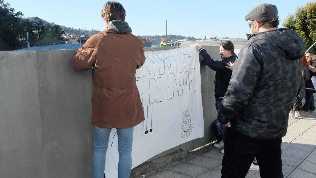 Unha protesta de Grupos en Loita (Foto: Grupos en Loita).