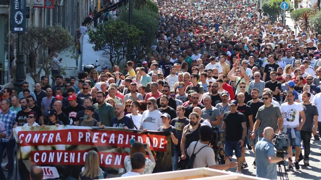 Milleiros de persoas participaron da manifestación en Vigo. (Foto: Nós Diario)