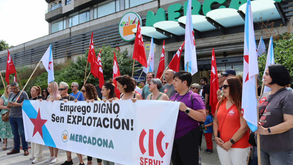 Protesta da CIG ante un supermercado Mercadona en Vigo (Foto: CIG).