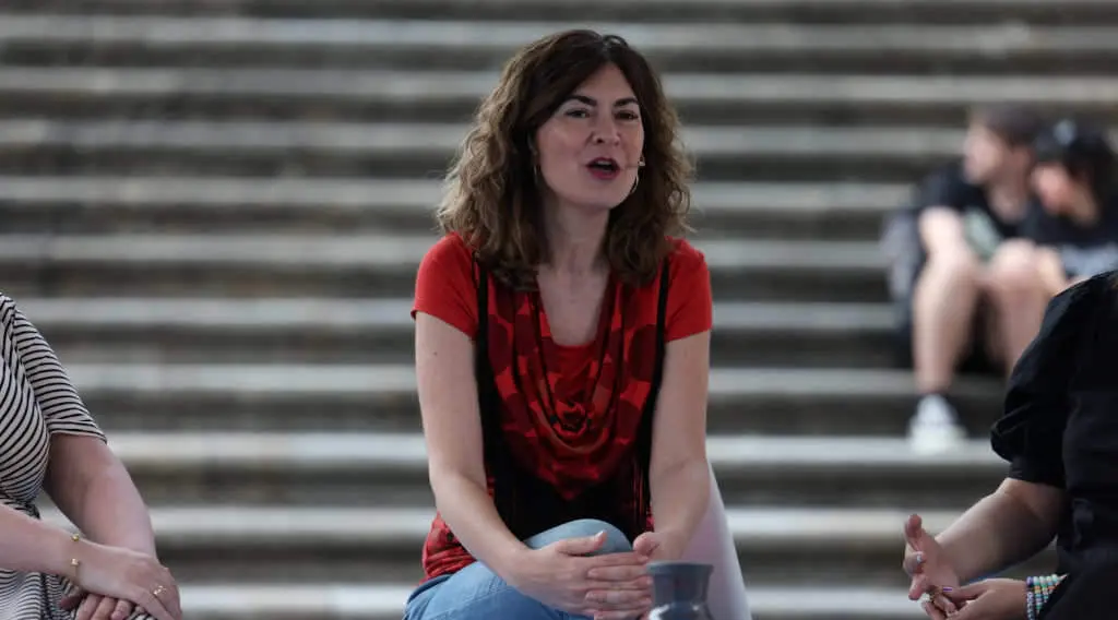 A autora Susana Mart&iacute;n Gij&oacute;n durante o decorrer da Selic en Compostela. (Foto: Selic)