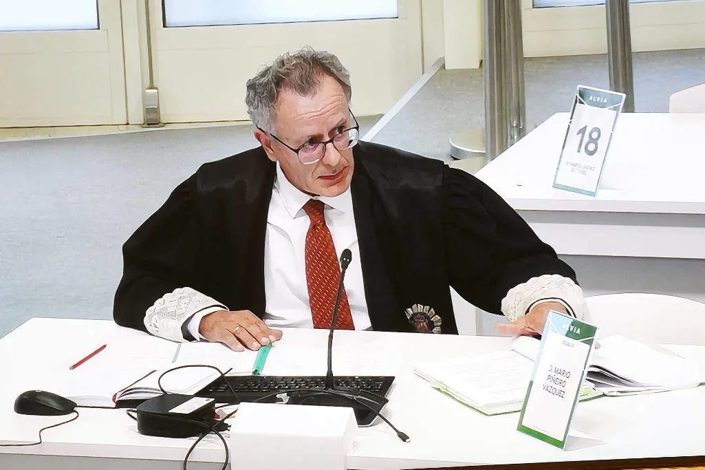 Juicio accidente tren Alvia en Angrois - Andr&eacute;s Cortabitarte, responsable Adif, declara en el juicio