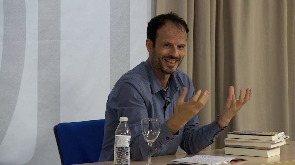 Pedro Insua, nun relatorio. (Foto: Fundación G. Bueno)