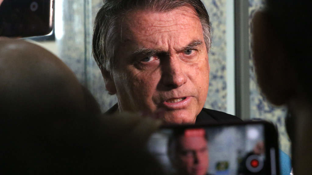 Jair Bolsonaro comparecendo ante os medios en Río de Janeiro. (Foto: Tania Regio / Agencia Brazil / Dpa)