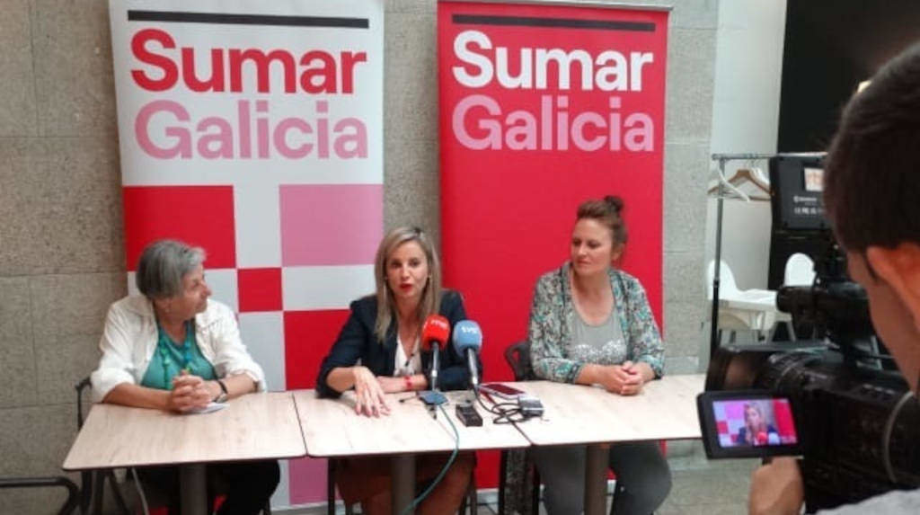 Verónica M. Barbero (no centro) cabeza de lista de Sumar pola Coruña (Foto: Sumar).