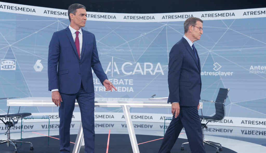 Pedro Sánchez e Alberto Núñez Feixoo no debate electoral (Foto: Eduardo Parra / Europa Press).