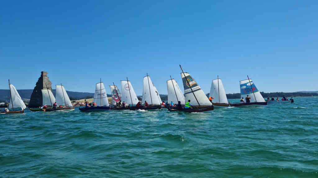As embarcacións tradicionais estiveron en Cambados o pasado 1 de xullo (Foto: Culturmar).