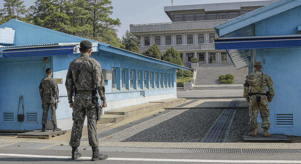 A fronteira desmilitarizada entre Corea do sur e Corea do norte (Foto: Europa Press / Contacto / Ryu Seung-Il).