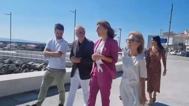 Visita da conselleira &Aacute;nxeles V&aacute;zquez a Ribeira.