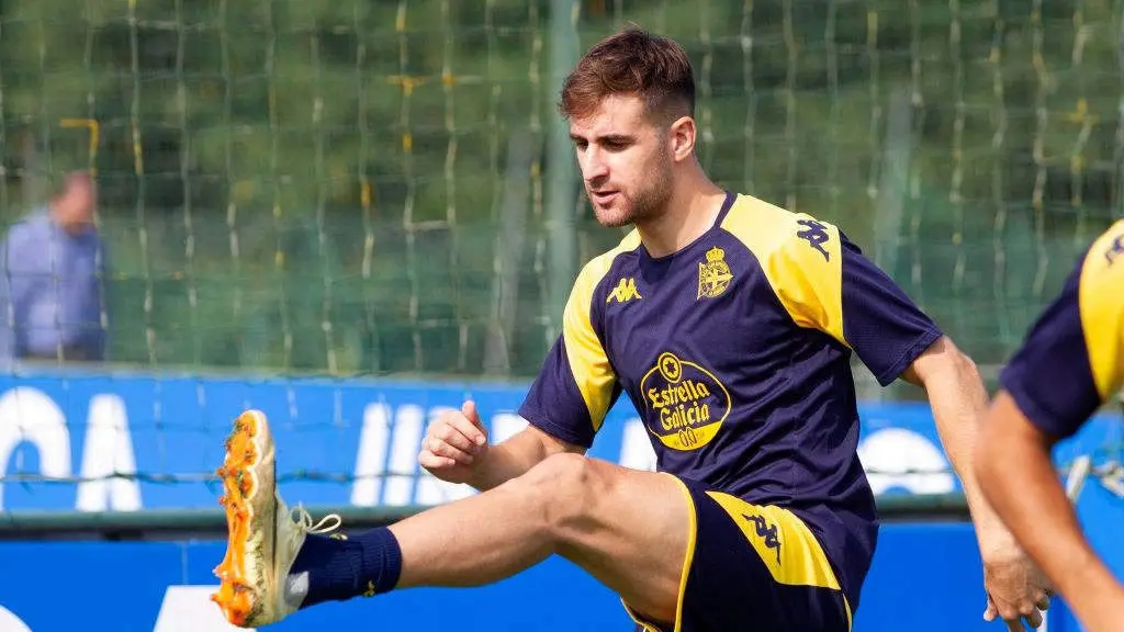 O dianteiro andaluz v&eacute;n ocupar o oco deixado por Quiles. (Foto: RC Deportivo).