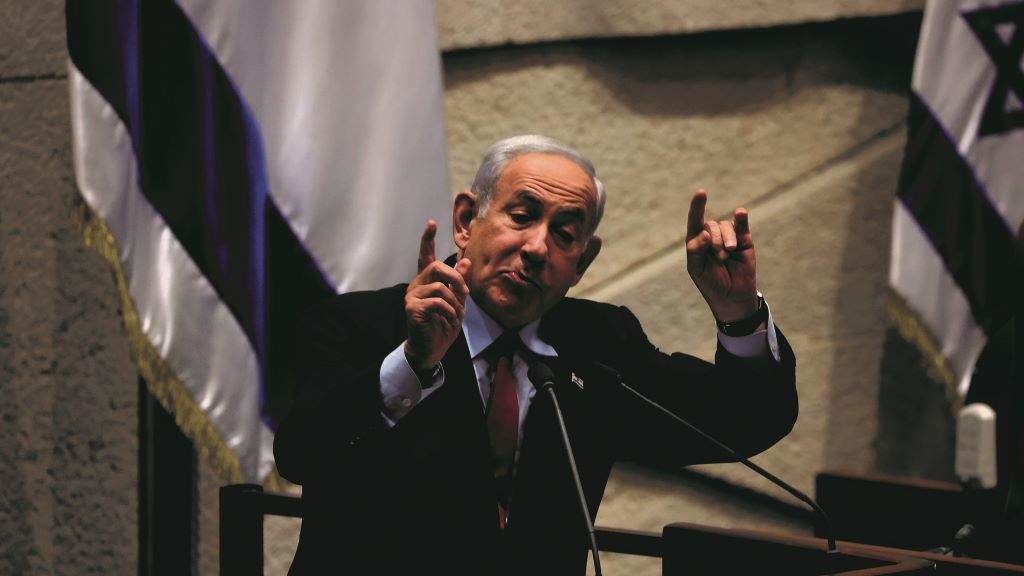 Benjamin Netanyahu, primeiro ministro de Israel, ante o Parlamento estatal. (Foto: Ilia Yefimovich / DPA)