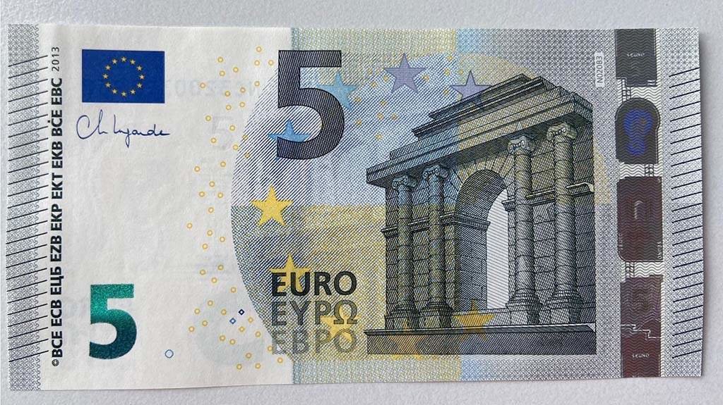 Billete de cinco euros firmado por la actual presidenta del BCE, Christine Lagarde.
BCE
(Foto de ARCHIVO)
03/7/2020
