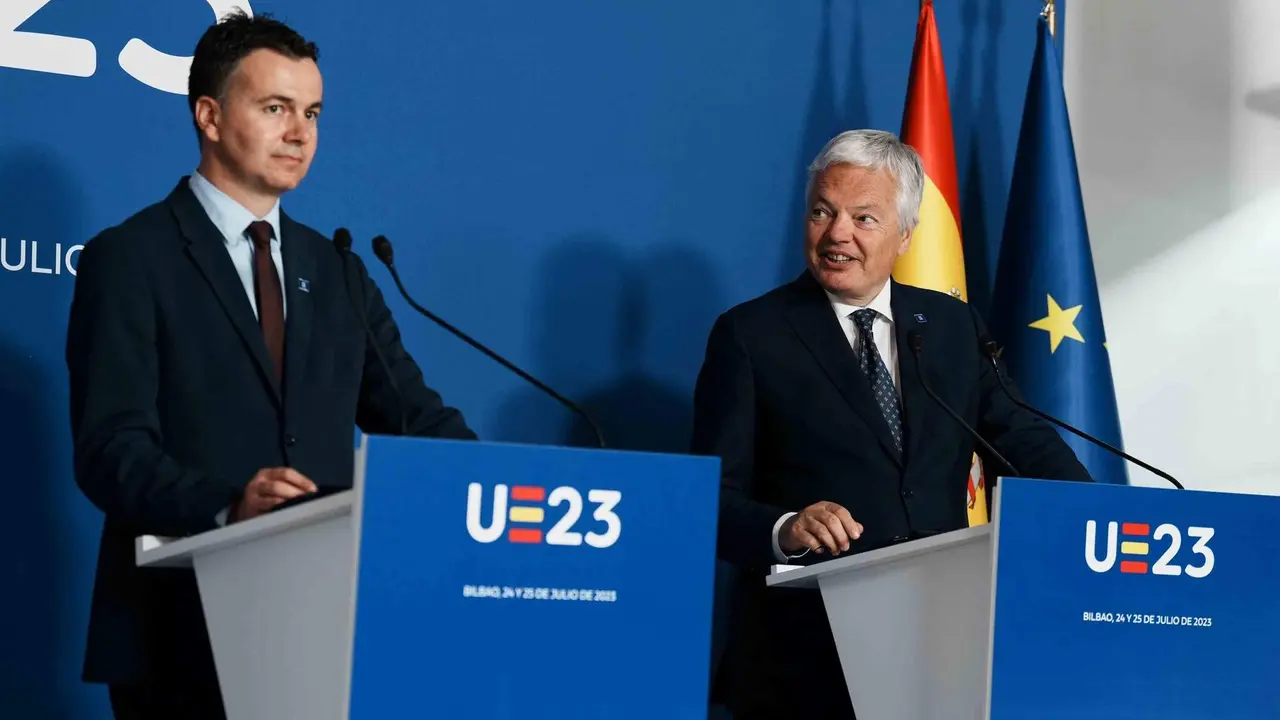 O ministro espa&ntilde;ol de Industria, Comercio e Turismo, H&eacute;ctor G&oacute;mez, e o comisario de Xustiza da UE, Didier Reynders, esta terza feira en Bilbo (Foto: H. Bilbao / Europa Press).