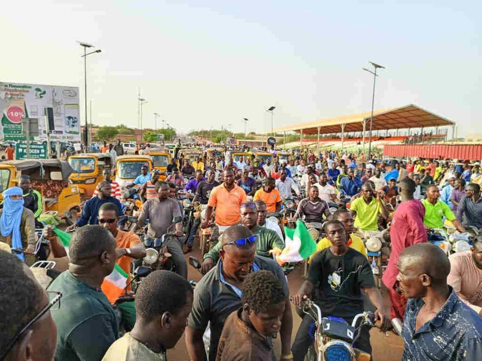 Manifestantes contra o golpe. (Foto: Presidencia de Níxer)