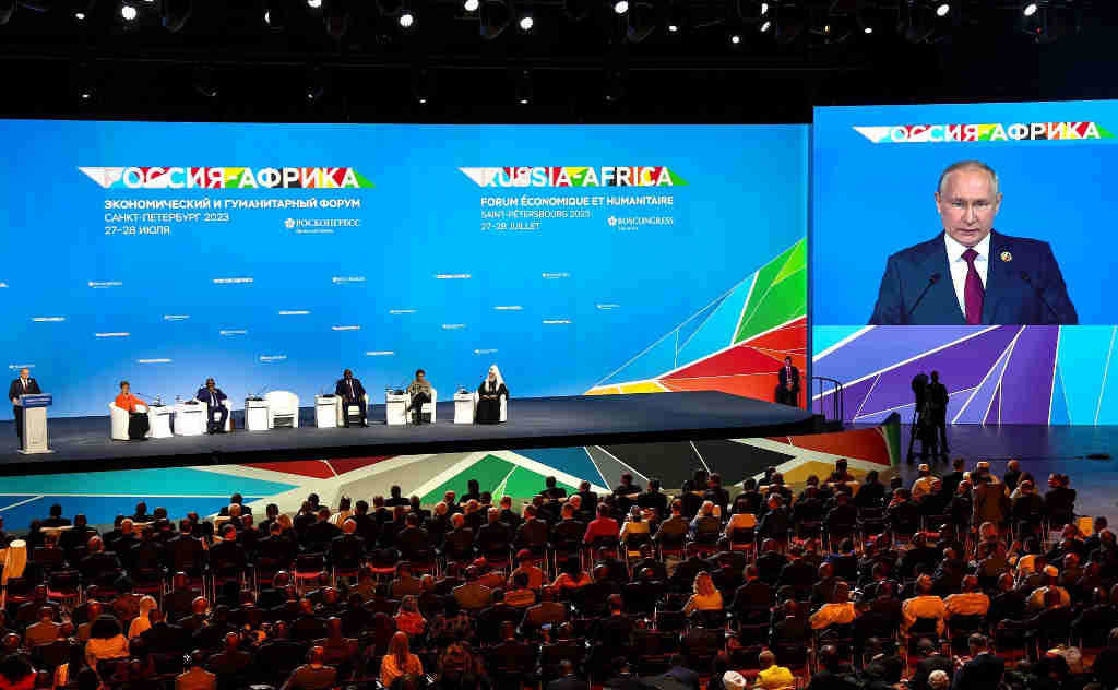 O presidente ruso, Vladimir Putin, interveu onte no plenario da cimeira Rusia-África en San Petersburgo. (Foto: Kremlin / DPA)