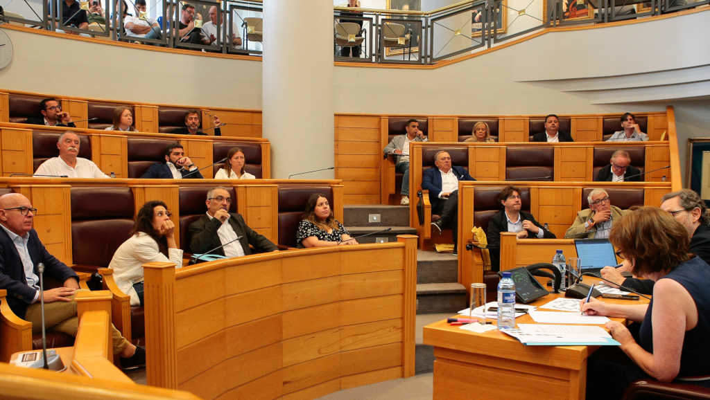 Pleno da Deputación da Coruña decorrido esta quinta feira (Foto: Deputación da Coruña).