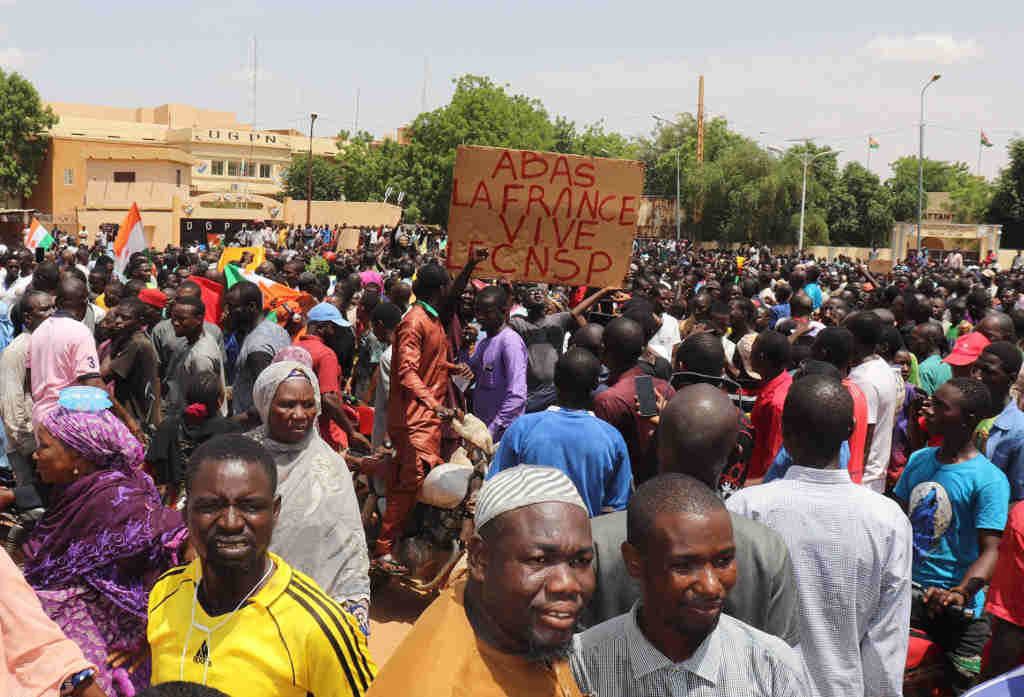 Manifestación a favor do golpe de Estado o domingo no centro de Niamey, a capital de Níxer. (Foto: Djibo Issifou / DPA)