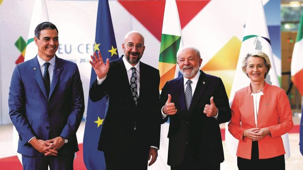 Pedro S&aacute;nchez, Charles Michel, Luiz In&aacute;cio Lula da Silva e Ursula von der Leyen no cume UE-Celac o pasado 17 de xullo en Bruxelas. (Foto: Jan Van De Vel)