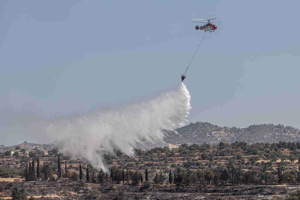 Fogo forestal en Chipre. (Foto: Kostas Pikoulas / Zuma Press Wire / DPA)