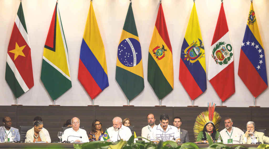 Luiz Inácio Lula da Silva, no centro, durante a apertura da Cúpula da Amazônia em Belém nesta semana (Foto: Filipe Bispo/dpa).