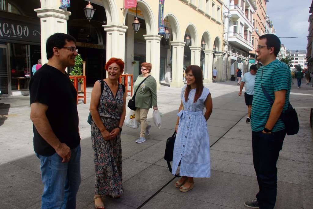 Ferreiro (segunda pola esquerda) cos organizadores do festival.
