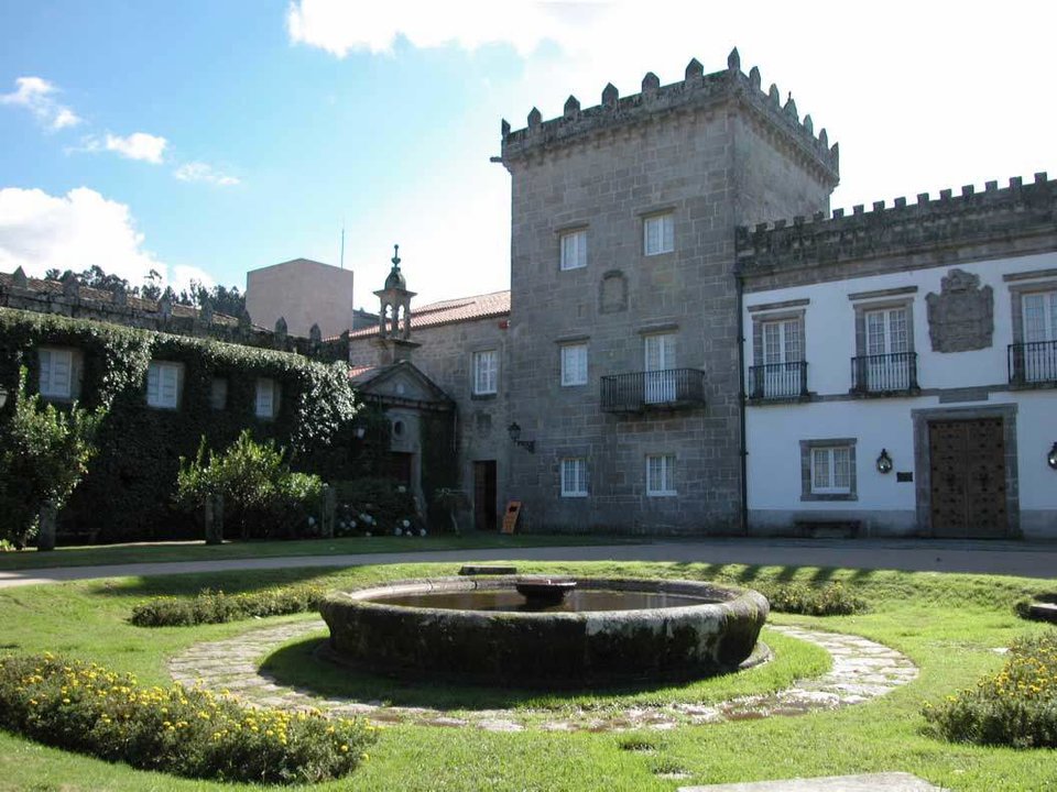 Poderanse realizar visitas guiadas polos xardíns históricos do Pazo Quiñones de León de Castrelos