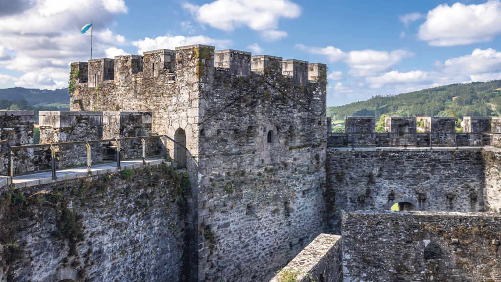 O castelo de Moeche (comarca de Ferrolterra) foi testemuña da guerra irmandiña que se produciu durante o século XV (Foto: Nós Diario).