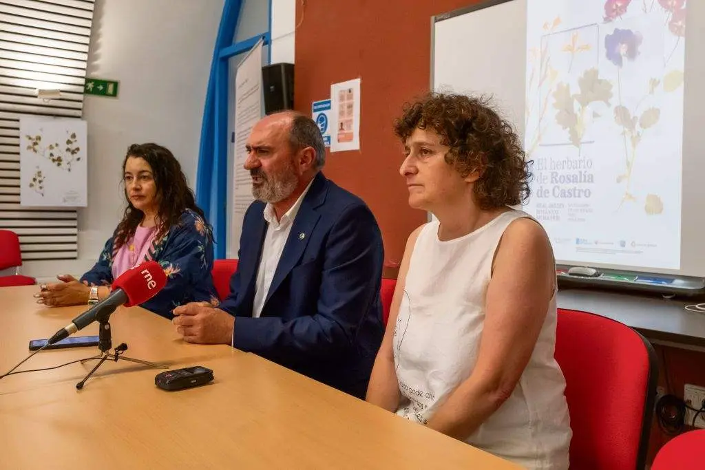 Goretti Sanmart&iacute;n, Anxo Angueira e Mar&iacute;a L&oacute;pez Sandez na presentaci&oacute;n de onte.
