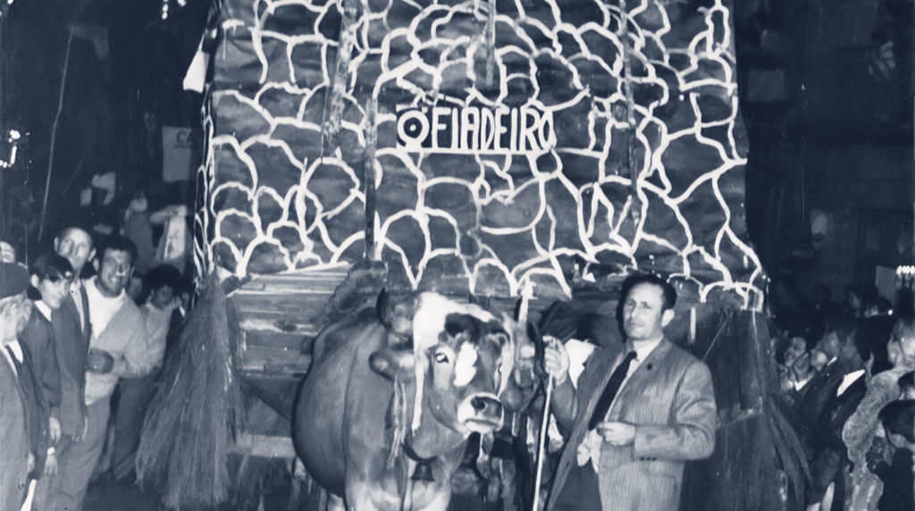 O carro 'O Fiadeiro' participante nun Folión de finais da década dos anos 60 (Foto: A. C. Amigos do Folión).