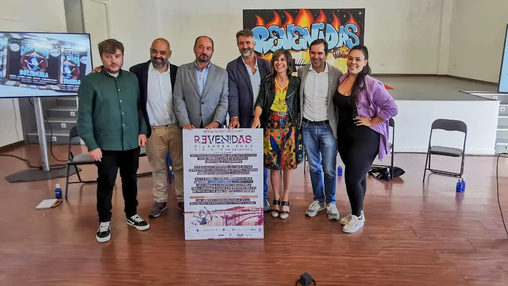 Quint&aacute;ns, Saez, Merelles, Varela, Castro, Sutil e Sheila Patricia, na presentaci&oacute;n do festival. (Foto: Festival Revenidas)