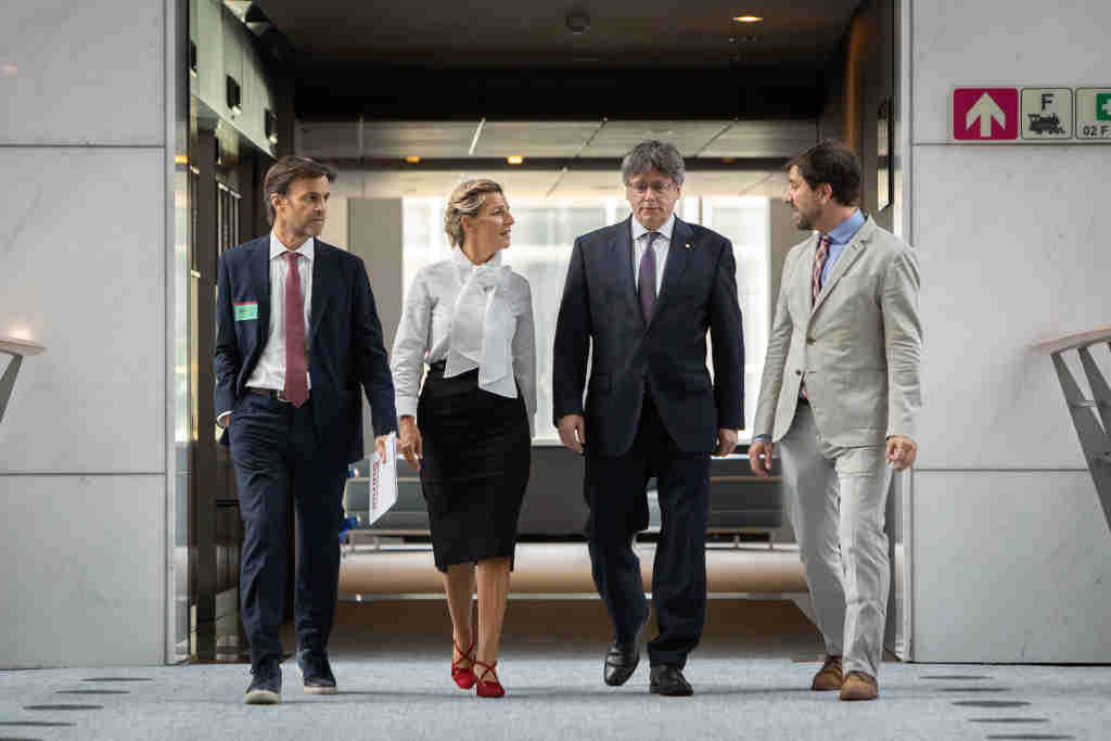 Jaume Asens, Yolanda Díaz, Carles Puigdemont e Antoni Comín, a segunda feira. (Foto: Sumar)