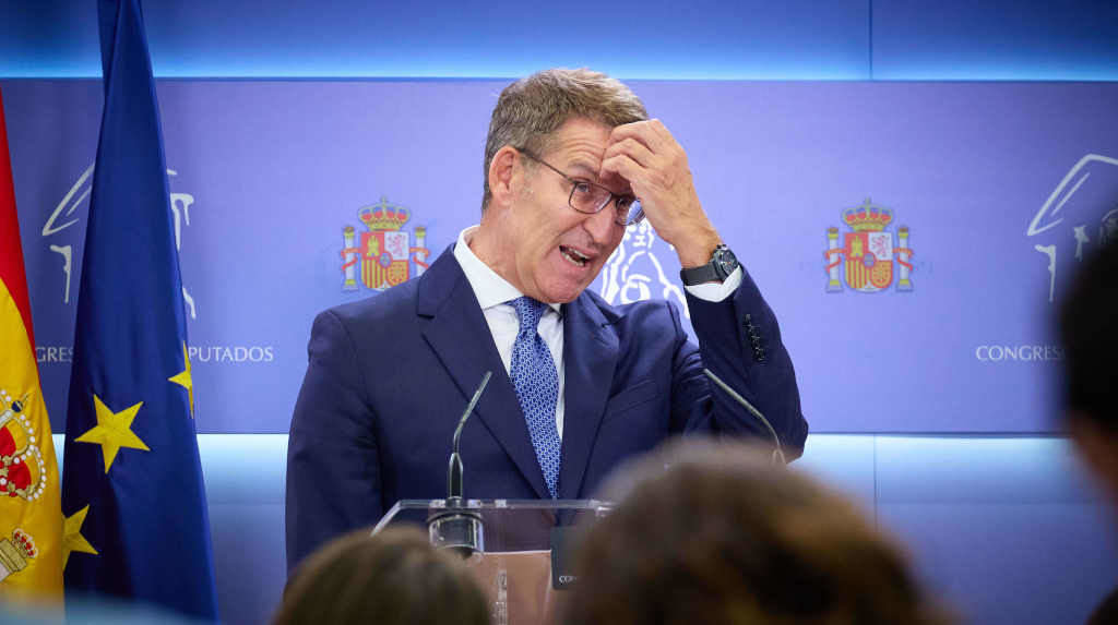 Alberto Núñez Feixoo en rolda de prensa (Foto: Jesús Hellín / Europa Press).