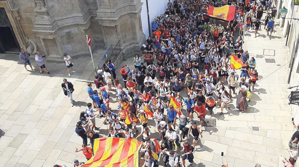 Chegada de peregrinos de Valéncia a Compostela (Foto: Europa Press).