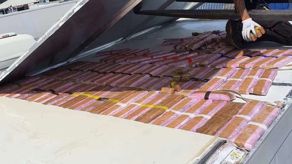 Droga interceptada nun operativo policial anterior a bordo doutra embarcaci&oacute;n. (Foto: Arquivo / Europa Press)