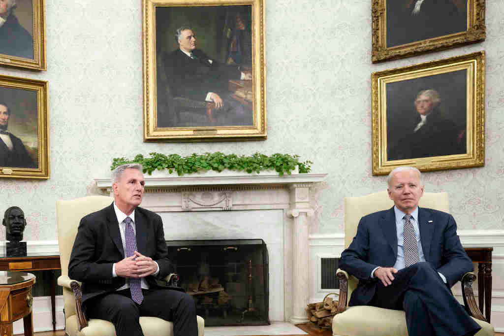 Kevin McCarthy e Joe Biden. (Foto: Europa Press / Contacto / Yuri Gripas - Pool via CNP)