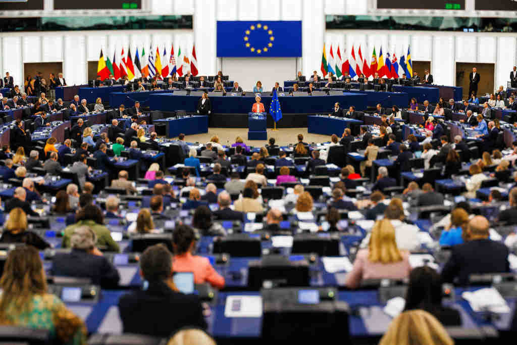 Ursula von der Leyen, presidenta da Comisión Europea, a cuarta feira no Parlamento da UE en Estrasburgo, Francia. (Foto: Philipp Von Ditfurth / DPA)