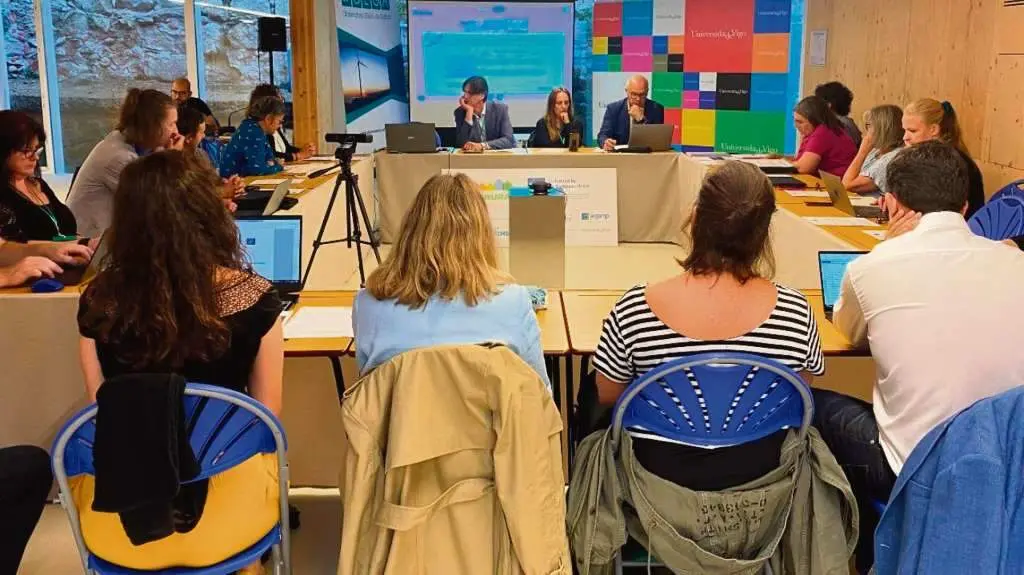 Presentaci&oacute;n do proxecto, na Universidade de Vigo.