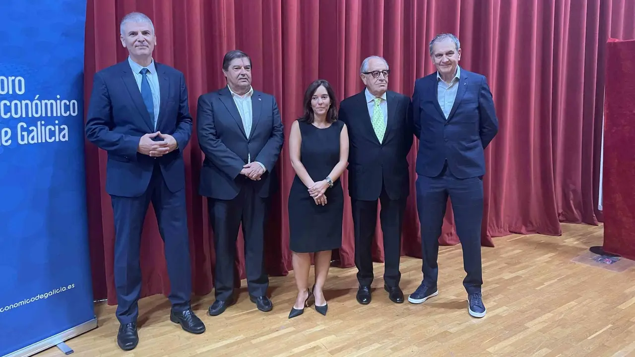 Lago Pe&ntilde;as, Abalde Alonso, Rei, P&eacute;rez Nieto e G&oacute;mez, esta sexta feira na Coru&ntilde;a (Foto: Foro Econ&oacute;mico).