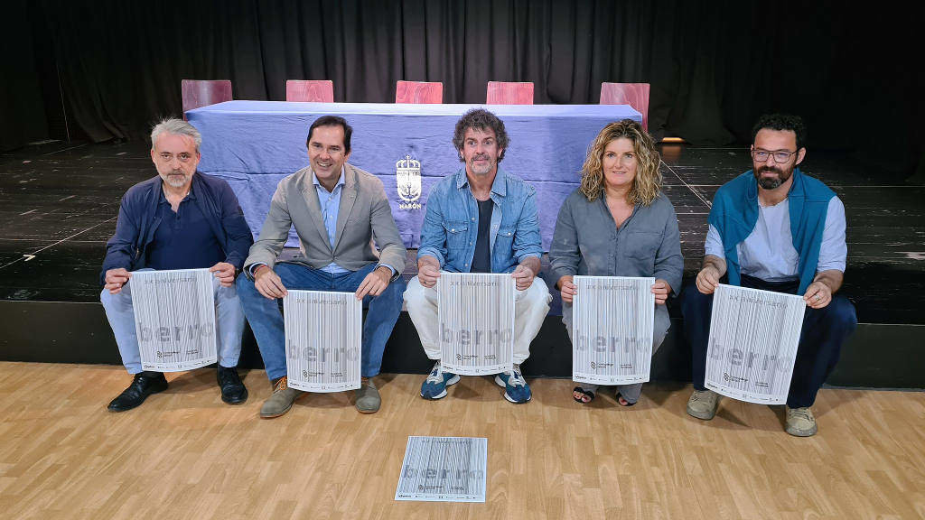 Hernández, Sutil, Díaz, Ferreiro e Fridman, esta segunda feira en Narón. (Foto: Nova Galega de Danza)