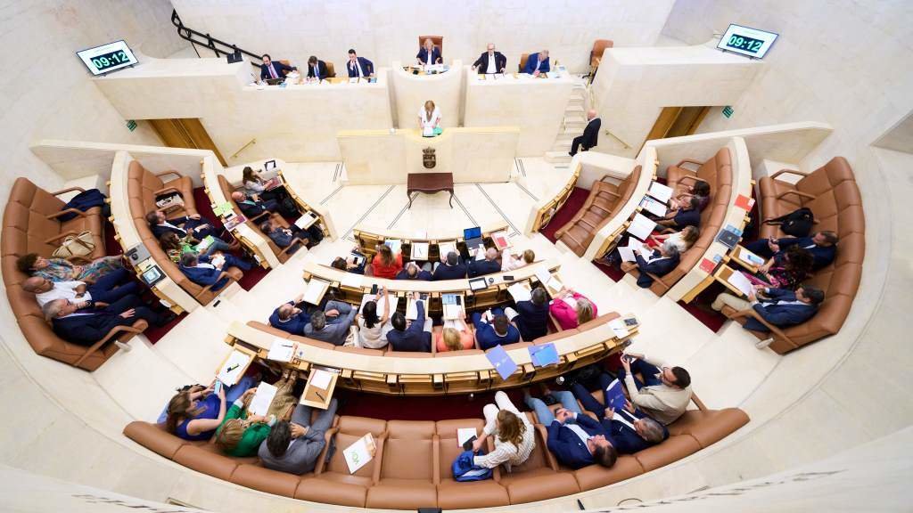 Pleno do Parlamento de Cantabria. (Foto: Juanma Serrano / Europa Press)