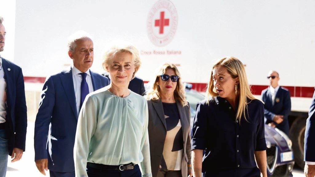 Ursula von der Leyen e Giorgia Meloni durante a súa visita á illa de Lampedusa o pasado 17 de setembro. (Foto: Cecilia Fabiano)