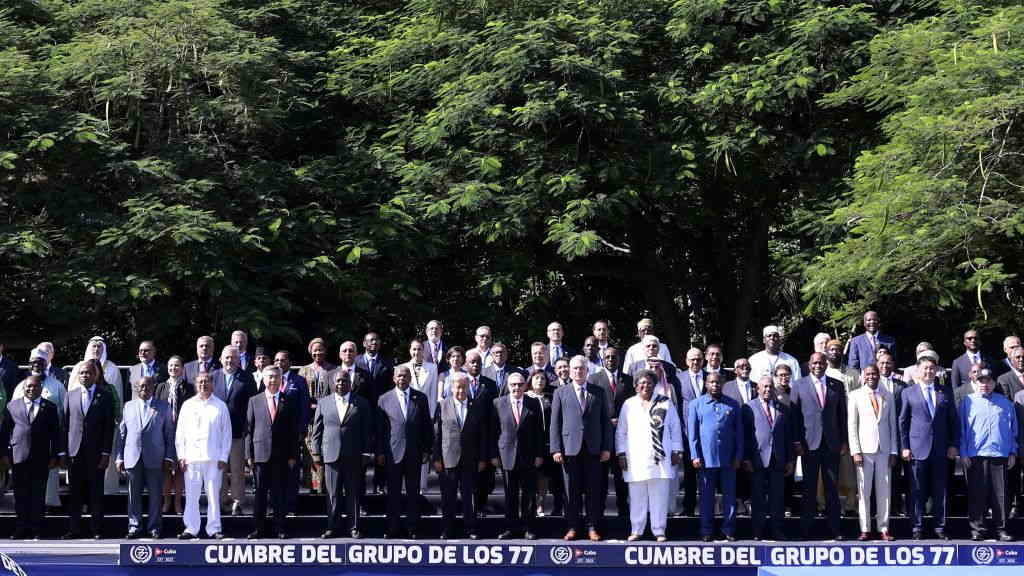 Foto de familia dos delegados que asistiron ao Cume do G77+China na Habana. (Foto: Ding Haitao).