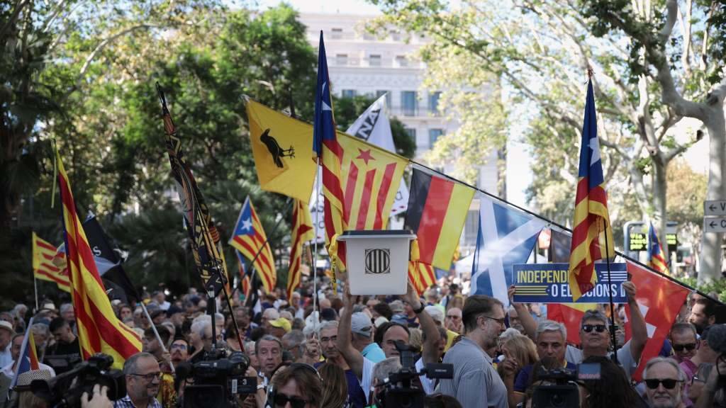 Acto reivindicativo do referendo independentista do 1 de outubro de 2017, este domingo, en Barcelona. (Foto: Kike Rincón / Europa Press)