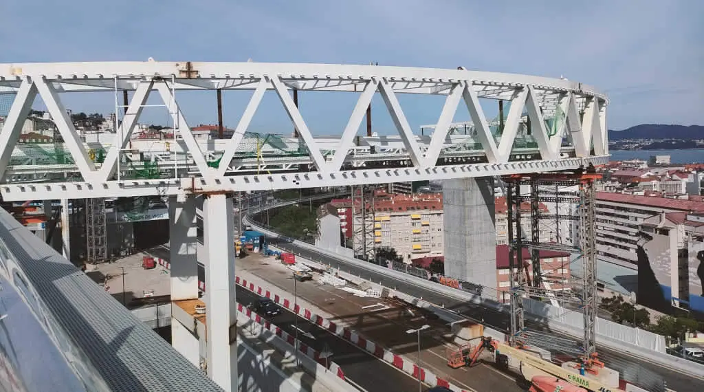 Obras no ascensor HALO, en Vigo (Foto: Europa Press).