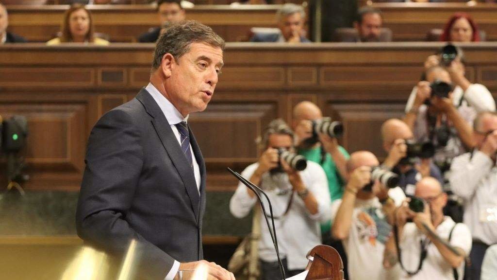 O socialista José Ramón Gómez Besteiro, desde a tribuna do Congreso. (Foto: Europa Press)