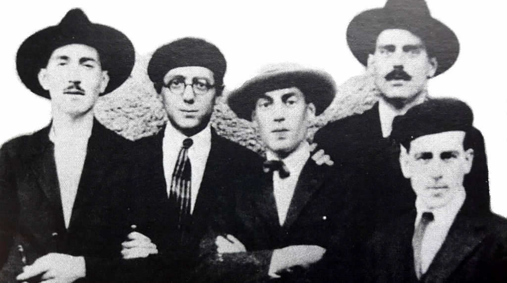 Manuel Antonio, Manuel Rodríguez Castelao, Rafael Dieste, Xosé Losada Castelao e Laureano Lorenzo en 1920 (Foto: Arquivo particular).