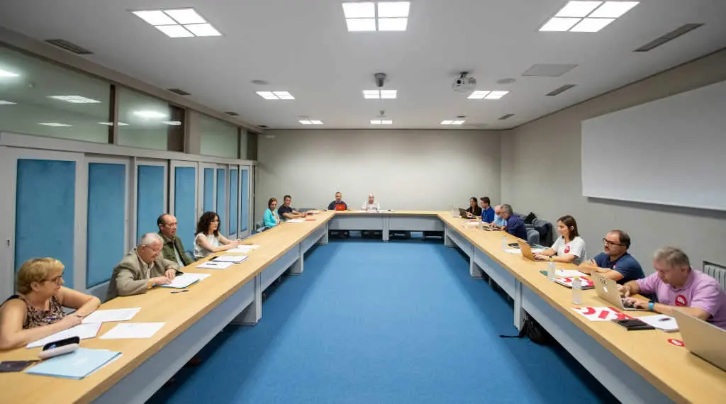Reuni&oacute;n da Mesa Sectorial de Educaci&oacute;n. (Foto: Xunta da Galiza)