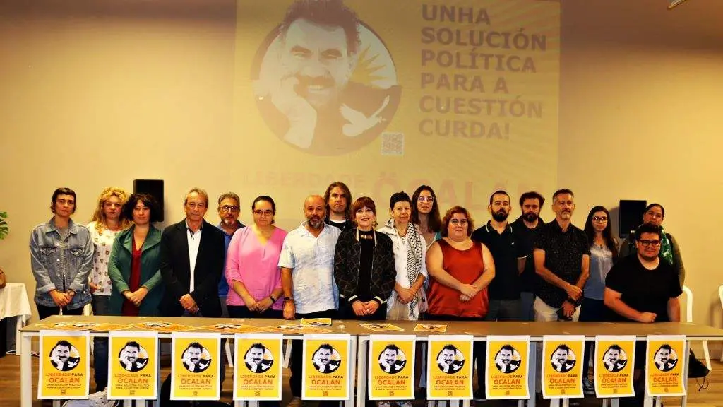 Representantes de entidades galegas que integran a plataforma. (Foto: N&oacute;s Diario)
