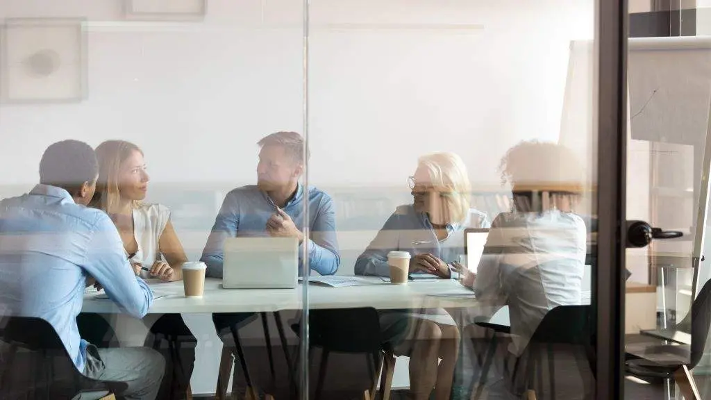 O uso da lingua propia do pa&iacute;s no &aacute;mbito laboral descendeu significativamente. (Foto: N&oacute;s Diario)
