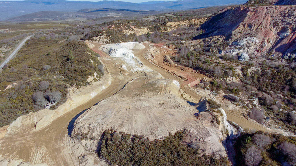 Vista aérea da Mina de Penouta. (Foto: Strategic Minerals).